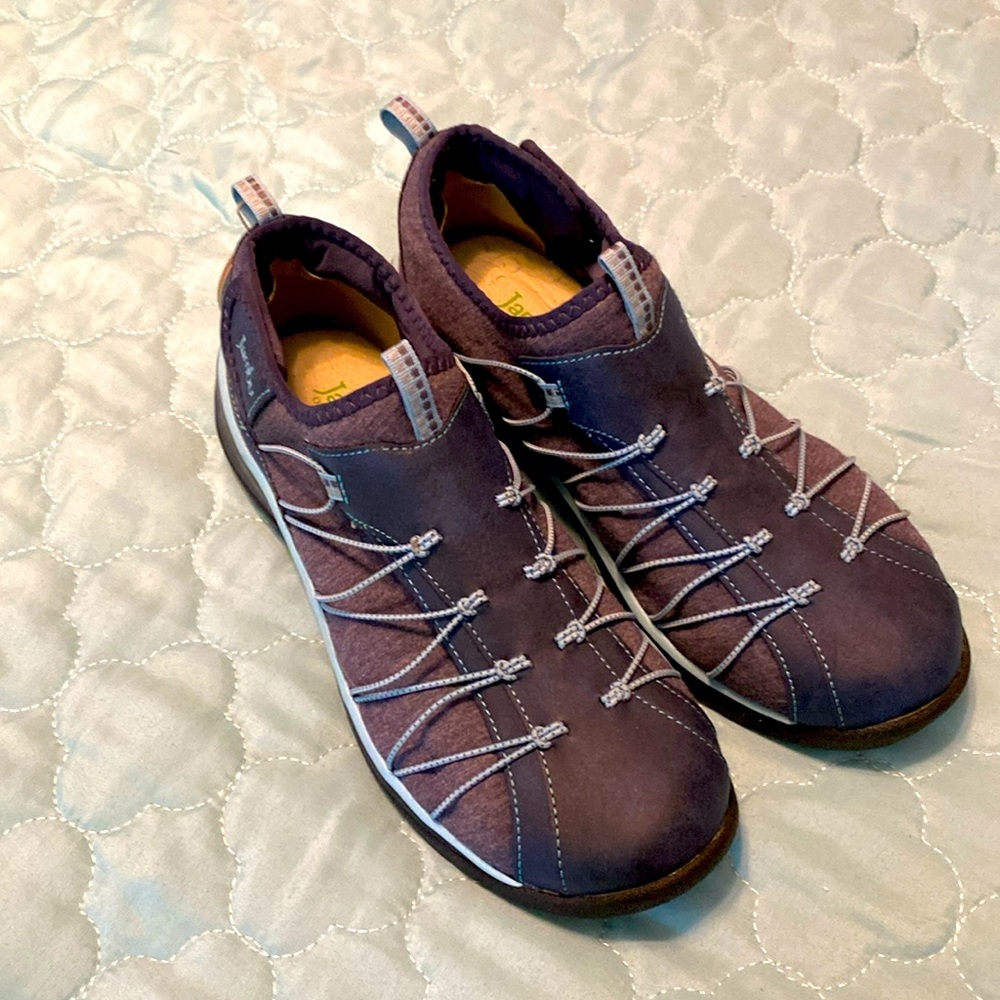 Jambu no tie shoes
